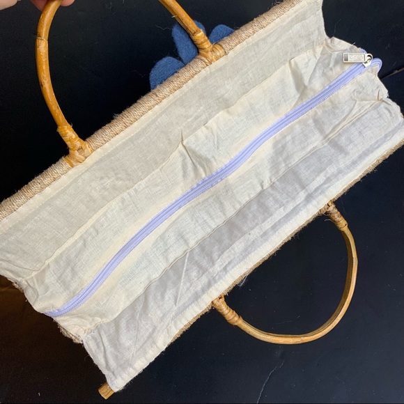 w i c k e r :: Vintage Large Boho Floral Rattan Straw Wool Flower Tote - Picture 9 of 13